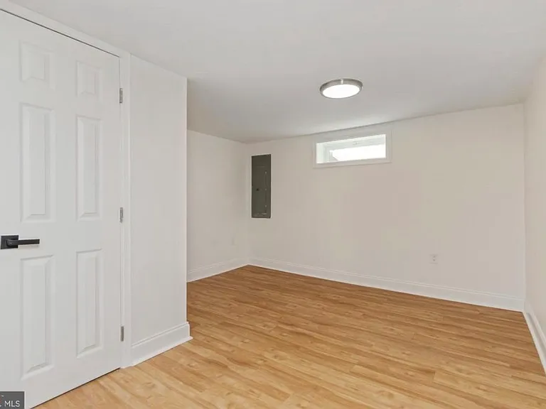 602 S Hammonds Ferry Rd — Photo 24