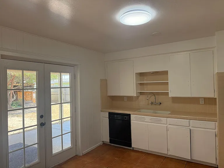 11327 W Kansas Ave — Photo 13