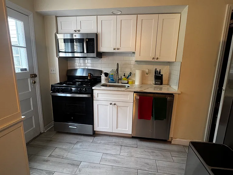 199 Kearny Ave — Photo 9