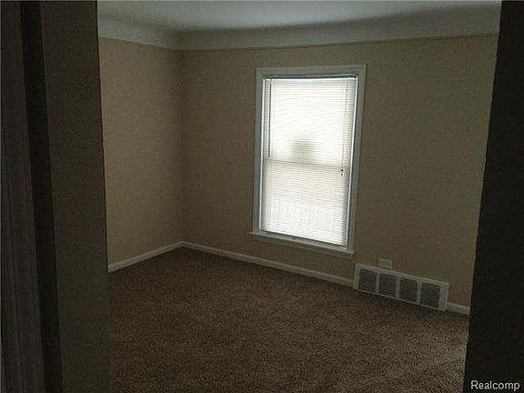4th image of 21068 Blackmar Ave