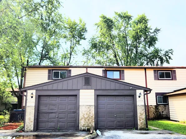 1219 Cedarwood Dr Unit B, Crest Hill, IL 60403