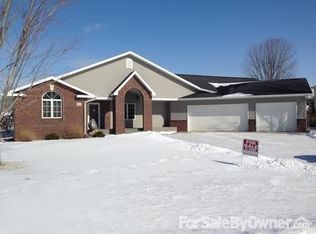 1842 Paulis Dr, Faribault, MN 55021