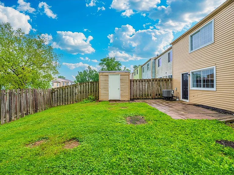 214 Ashfield Ct — Photo 37