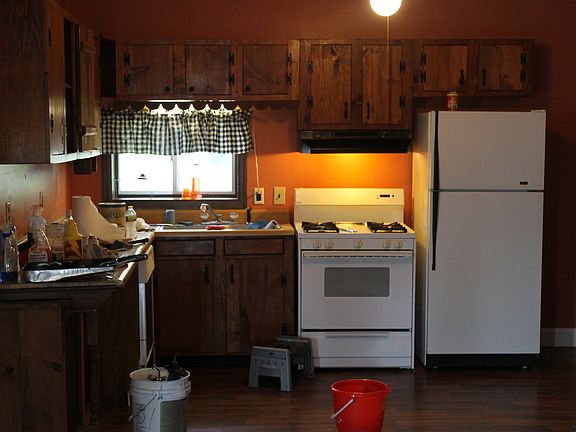 5th image of 210 Paterson St