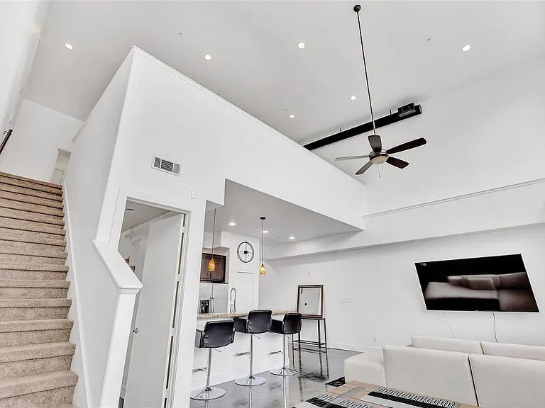 2323 Polk St #305 — Photo 19