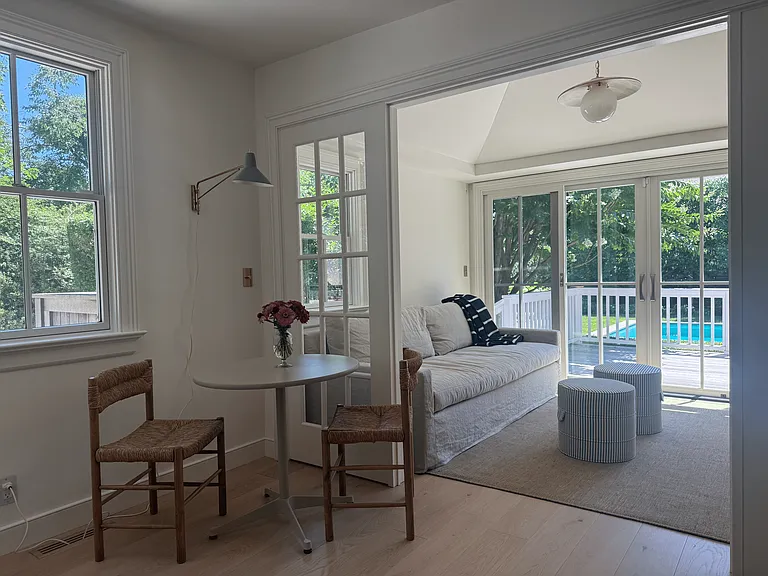 86 Pantigo Rd — Photo 12