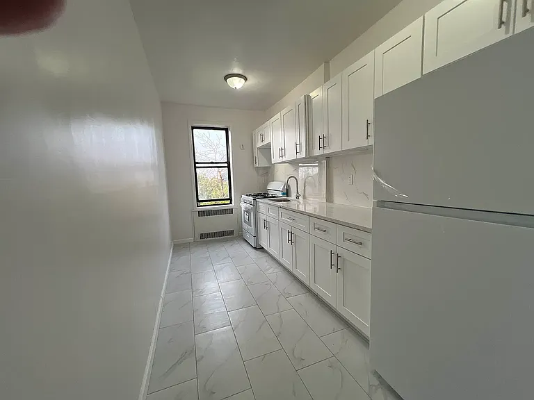 41-07 42nd St #4D — Photo 3