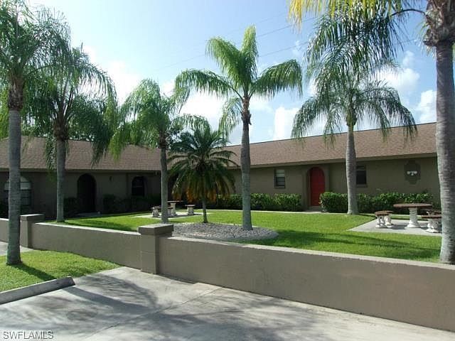1st image of 906 SW 47th Ter APT 1