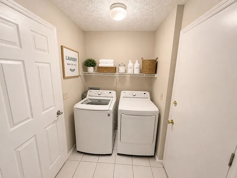 8656 Copperview Dr — Photo 12