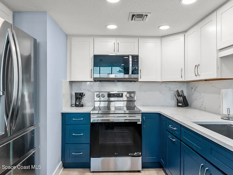 5050 Ocean Beach Blvd #301 — Photo 12