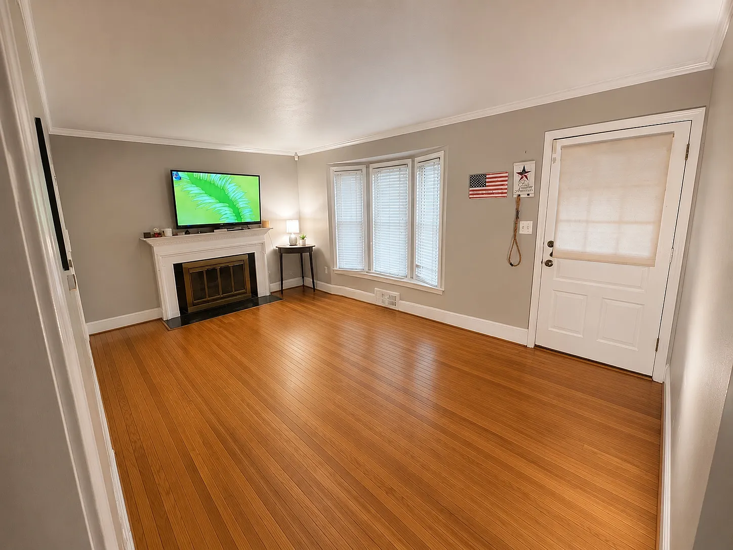 3 bed, 1200 sqft, $2,700 — Photo 3