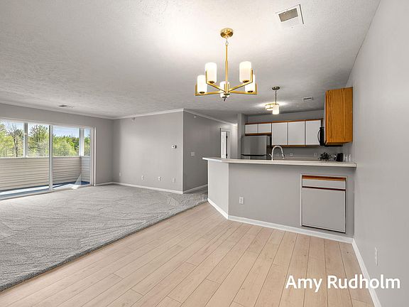 3rd image of 5883 Crosswinds Dr Unit 23