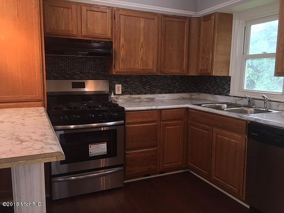 4th image of 2528 Clyde Park Ave SW