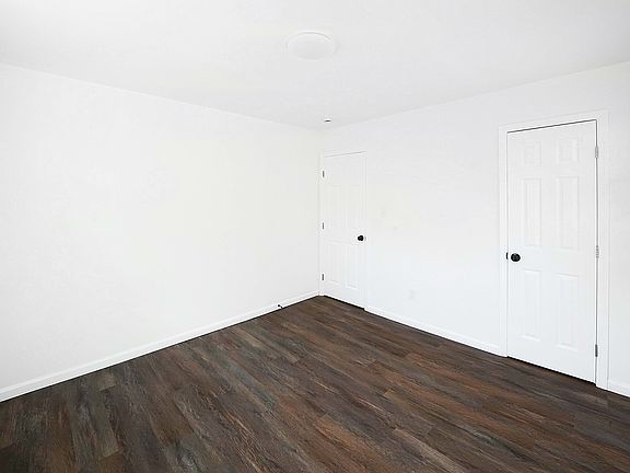 2nd image of 614 Houston St