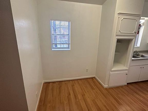 2nd image of 1023 Lyndon St #1