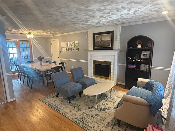 2nd image of 6402 Cottonwood Dr
