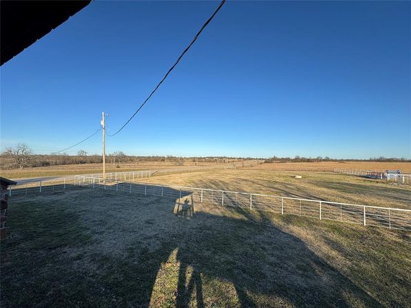 1932 E 2050th Rd, Hugo, OK 74743