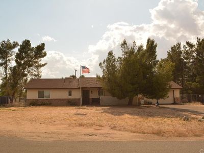 12520 Waynoka Rd, Apple Valley, CA, 92308