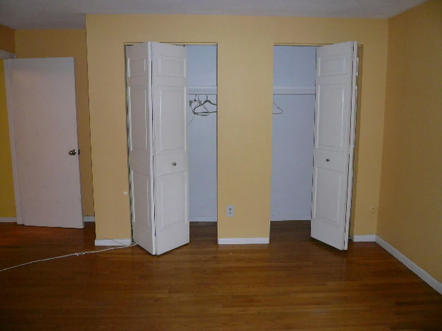Spacious Unit With Amazing Location In Newton Corner Available 9/1/26 Great Value! — Photo 3