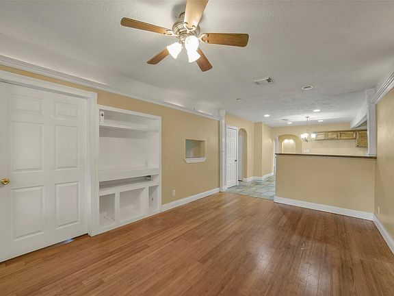 3rd image of 3214 North Ave