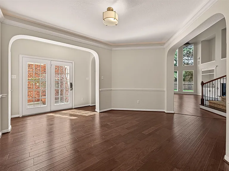 8110 Clearwater Xing — Photo 8