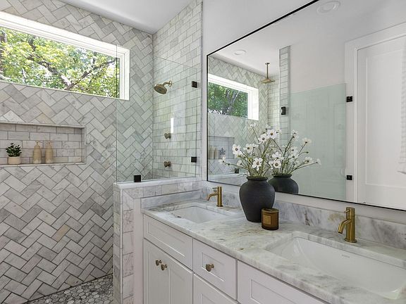 5th image of 3401 Werner Ave #1