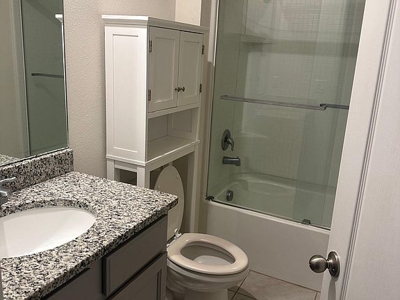 4th image of 681 Sugarbush St