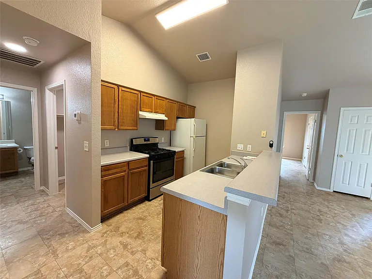 2904 Whisper Oaks Ln #A — Photo 7