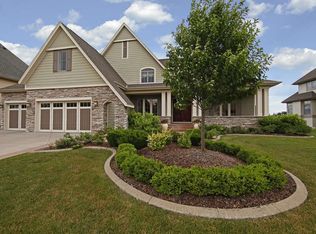 9747 Sky Ln, Eden Prairie, MN 55347