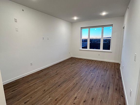 GORGOUS Sunsetting views from the living room