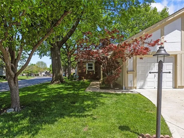 7270 Mastin St, Merriam, KS 66203