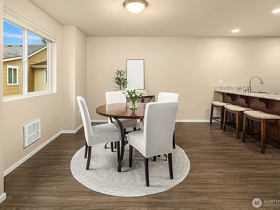 4th image of 23432 55th Avenue W #B