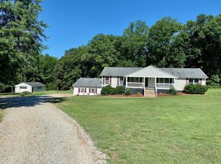 100 Hangar Rd, Chase City, VA 23924