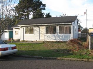 878 Garfield Ave, Coos Bay, OR 97420