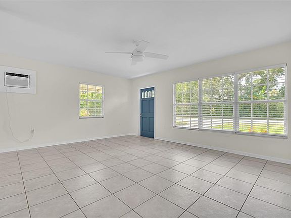 5th image of 516 LAUREL ROAD W