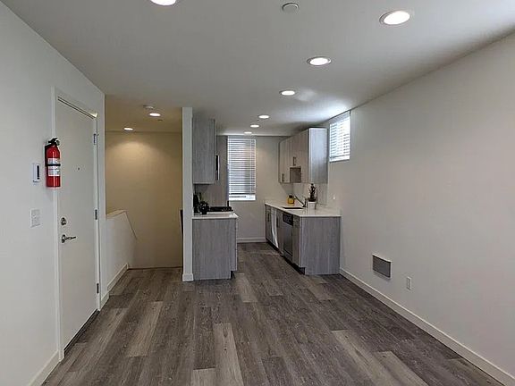 2nd image of 1844 S King St Unit 1