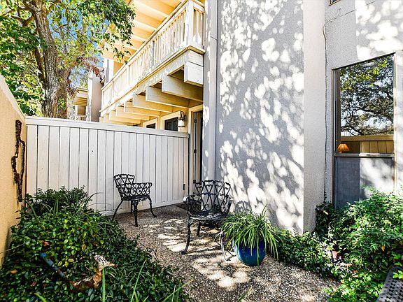 3rd image of 3500 Enfield Rd APT E