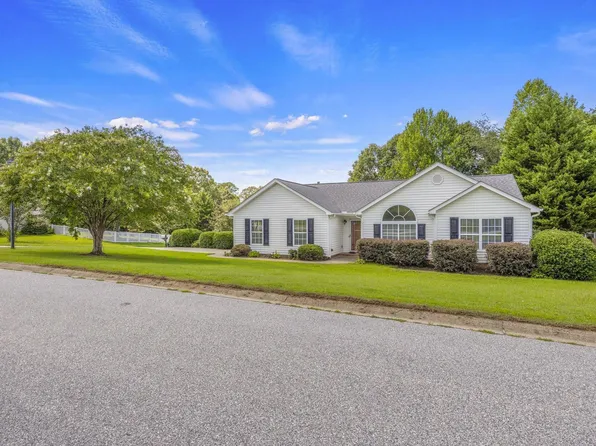 2 Avebury Ct, Travelers Rest, SC 29690
