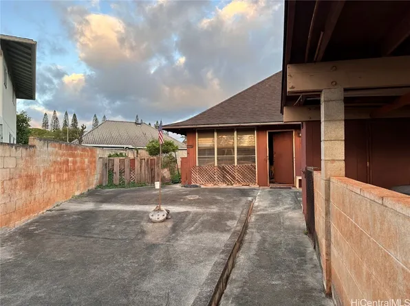 95-343 Pohina Pl, Mililani, HI 96789