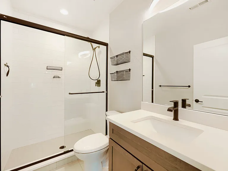 687 Easton Ct — Photo 33