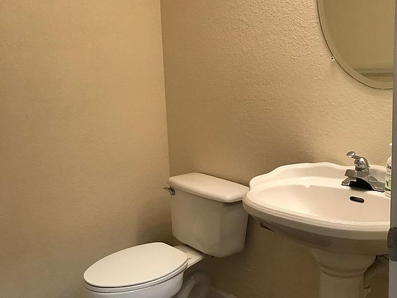 3rd image of 10075 N Gate Pkwy #1213