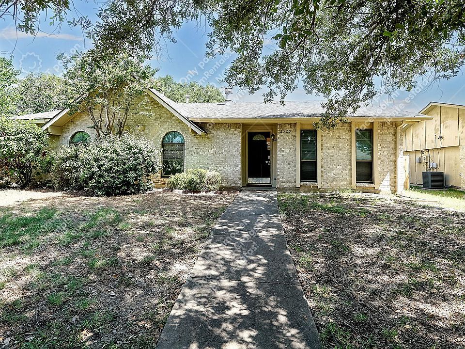 1st image of 2929 Robin Hill Ln