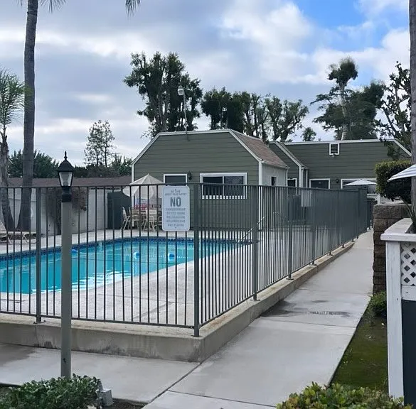 Villa Woods Apartments — Photo 2