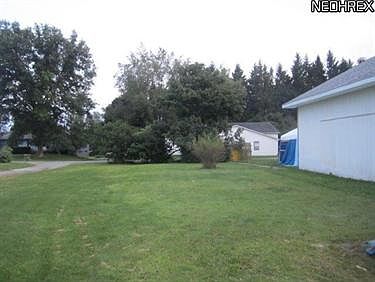 3rd image of 305 E Main St