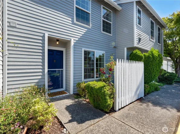 23953 58th Court S #F3, Kent, WA 98032