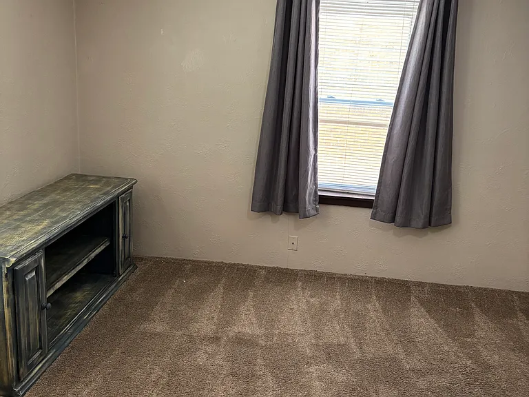 304 Woodrow Dr #1 — Photo 5