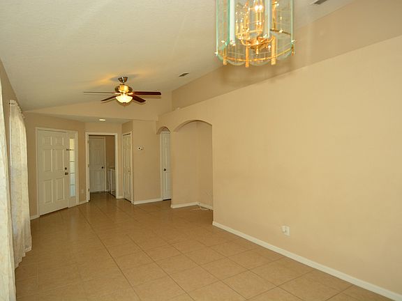 4th image of 7503 Oxford Garden Cir