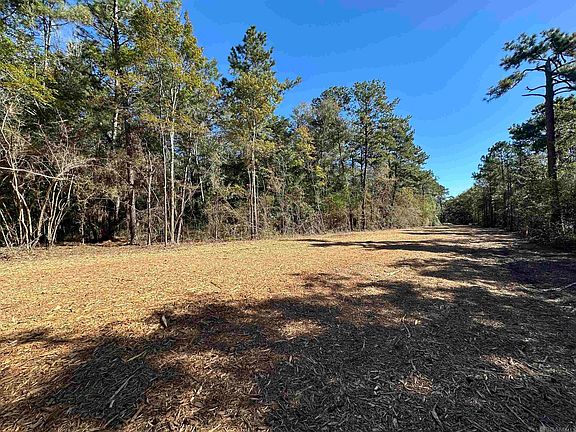 3rd image of Heritage Acres Ln