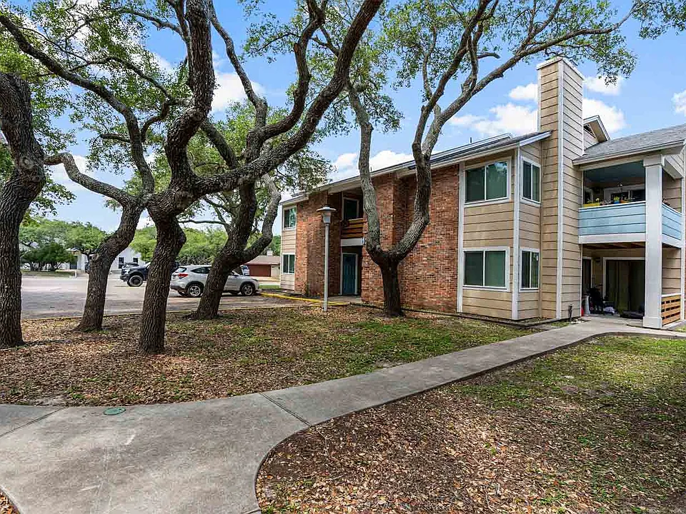 2632 Encina Dr #D