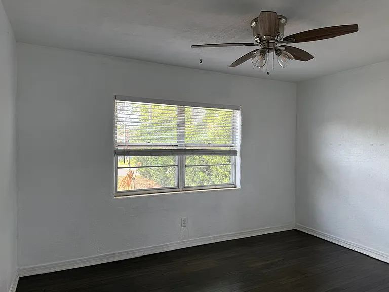 859 Canovia Ave — Photo 22